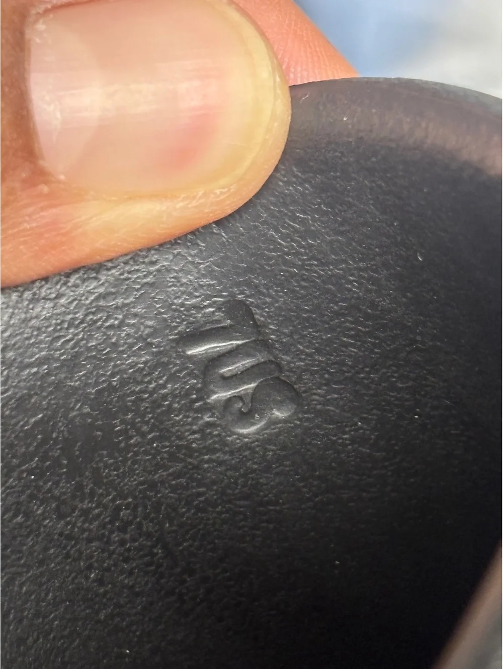 YS-01 black Yeezy slide size 7